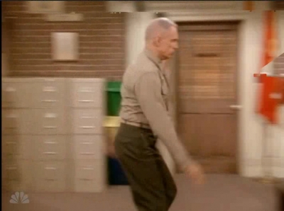 MAJOR_DAD_-_E4X19_GUNNY_GETS_ROBBED_111.jpg