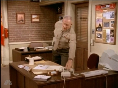 MAJOR_DAD_-_E4X19_GUNNY_GETS_ROBBED_113.jpg