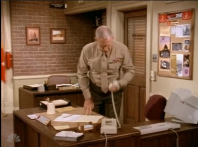 MAJOR_DAD_-_E4X19_GUNNY_GETS_ROBBED_121.jpg