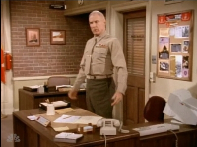MAJOR_DAD_-_E4X19_GUNNY_GETS_ROBBED_124.jpg