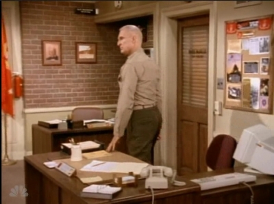 MAJOR_DAD_-_E4X19_GUNNY_GETS_ROBBED_126.jpg