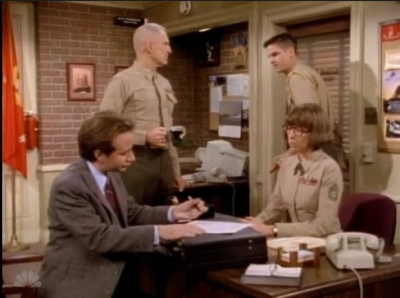 MAJOR_DAD_-_E4X19_GUNNY_GETS_ROBBED_134.jpg