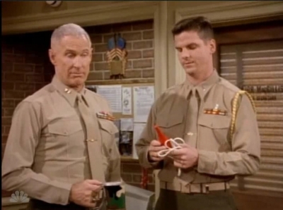 MAJOR_DAD_-_E4X19_GUNNY_GETS_ROBBED_136.jpg