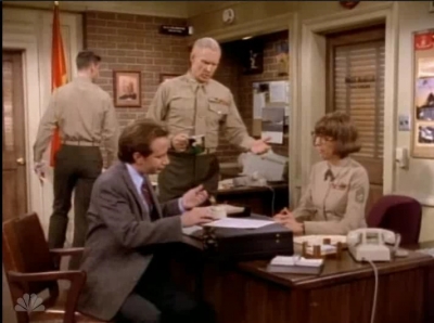MAJOR_DAD_-_E4X19_GUNNY_GETS_ROBBED_144.jpg