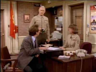 MAJOR_DAD_-_E4X19_GUNNY_GETS_ROBBED_149.jpg