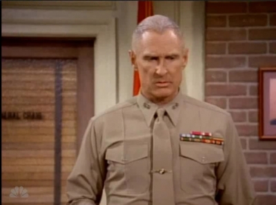MAJOR_DAD_-_E4X19_GUNNY_GETS_ROBBED_151.jpg