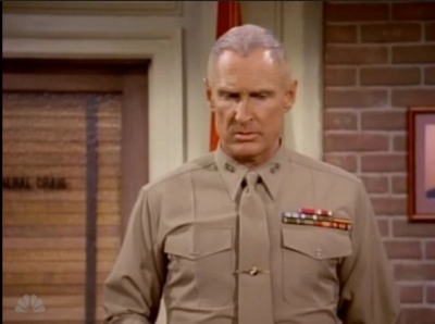 MAJOR_DAD_-_E4X19_GUNNY_GETS_ROBBED_152.jpg
