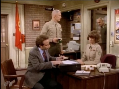 MAJOR_DAD_-_E4X19_GUNNY_GETS_ROBBED_153.jpg