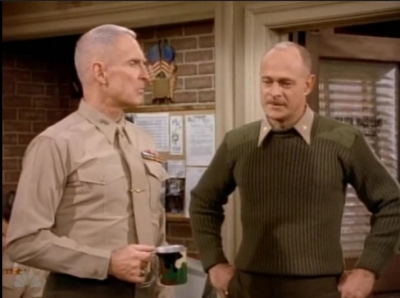 MAJOR_DAD_-_E4X19_GUNNY_GETS_ROBBED_162.jpg