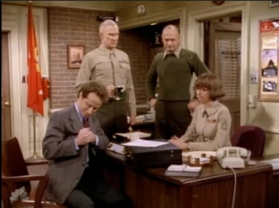MAJOR_DAD_-_E4X19_GUNNY_GETS_ROBBED_163.jpg