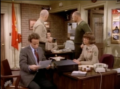 MAJOR_DAD_-_E4X19_GUNNY_GETS_ROBBED_166.jpg