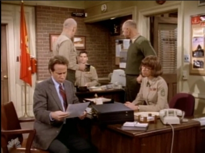 MAJOR_DAD_-_E4X19_GUNNY_GETS_ROBBED_167.jpg