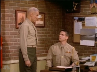 MAJOR_DAD_-_E4X19_GUNNY_GETS_ROBBED_175.jpg