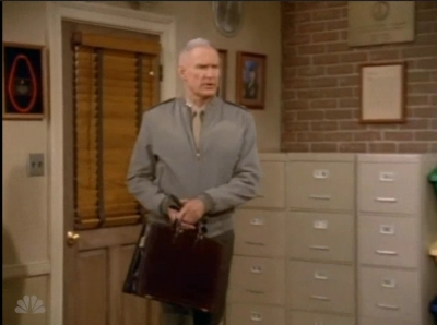 MAJOR_DAD_-_E4X19_GUNNY_GETS_ROBBED_178.jpg