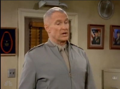 MAJOR_DAD_-_E4X19_GUNNY_GETS_ROBBED_185.jpg