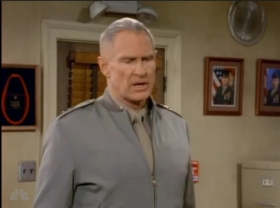 MAJOR_DAD_-_E4X19_GUNNY_GETS_ROBBED_186.jpg