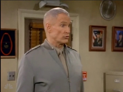 MAJOR_DAD_-_E4X19_GUNNY_GETS_ROBBED_192.jpg