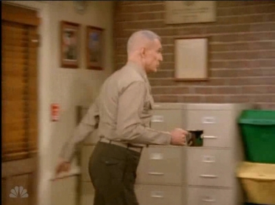 MAJOR_DAD_-_E4X19_GUNNY_GETS_ROBBED_203.jpg