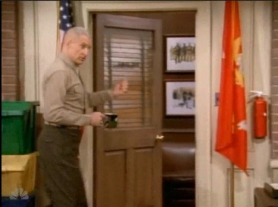 MAJOR_DAD_-_E4X19_GUNNY_GETS_ROBBED_204.jpg