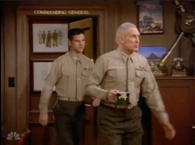 MAJOR_DAD_-_E4X19_GUNNY_GETS_ROBBED_205.jpg