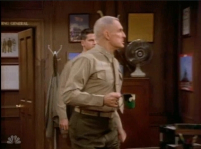 MAJOR_DAD_-_E4X19_GUNNY_GETS_ROBBED_206.jpg