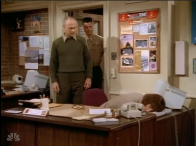 MAJOR_DAD_-_E4X19_GUNNY_GETS_ROBBED_223.jpg