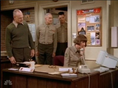 MAJOR_DAD_-_E4X19_GUNNY_GETS_ROBBED_229.jpg