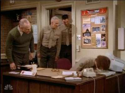 MAJOR_DAD_-_E4X19_GUNNY_GETS_ROBBED_237.jpg