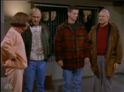 MAJOR_DAD_-_E4X19_GUNNY_GETS_ROBBED_258.jpg