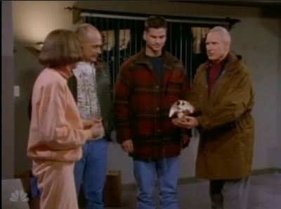 MAJOR_DAD_-_E4X19_GUNNY_GETS_ROBBED_261.jpg