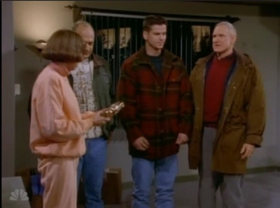 MAJOR_DAD_-_E4X19_GUNNY_GETS_ROBBED_264.jpg