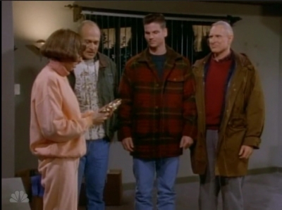 MAJOR_DAD_-_E4X19_GUNNY_GETS_ROBBED_267.jpg