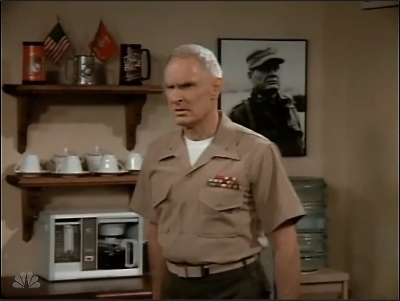 MAJOR_DAD_-_E2X01_SAFE_AT_FIRST_BASE_063.jpg
