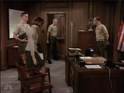 MAJOR_DAD_-_E2X02_WELCOME_TO_HOLLISTER_004.jpg