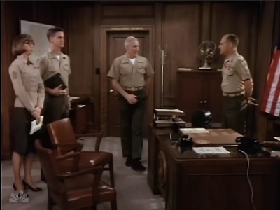 MAJOR_DAD_-_E2X02_WELCOME_TO_HOLLISTER_007.jpg