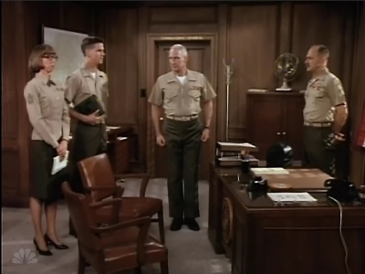MAJOR_DAD_-_E2X02_WELCOME_TO_HOLLISTER_050.jpg