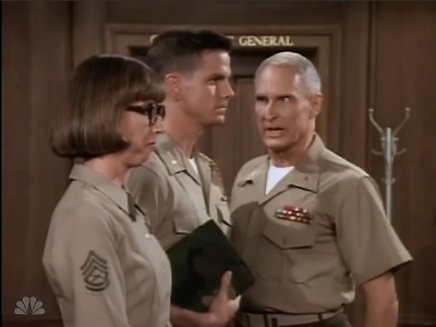 MAJOR_DAD_-_E2X02_WELCOME_TO_HOLLISTER_056.jpg