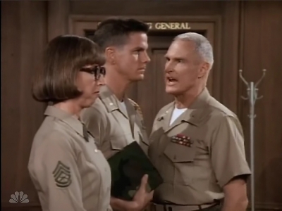 MAJOR_DAD_-_E2X02_WELCOME_TO_HOLLISTER_057.jpg