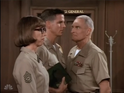 MAJOR_DAD_-_E2X02_WELCOME_TO_HOLLISTER_061.jpg