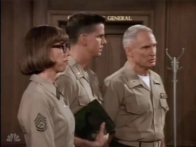 MAJOR_DAD_-_E2X02_WELCOME_TO_HOLLISTER_072.jpg