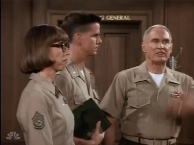 MAJOR_DAD_-_E2X02_WELCOME_TO_HOLLISTER_073.jpg
