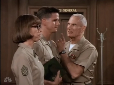 MAJOR_DAD_-_E2X02_WELCOME_TO_HOLLISTER_075.jpg