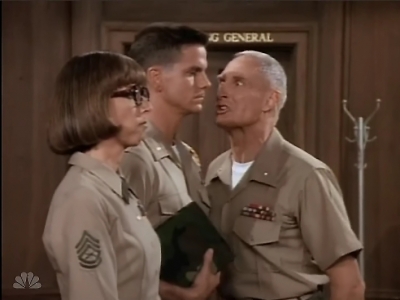 MAJOR_DAD_-_E2X02_WELCOME_TO_HOLLISTER_080.jpg