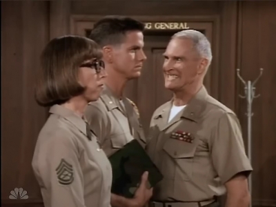 MAJOR_DAD_-_E2X02_WELCOME_TO_HOLLISTER_081.jpg