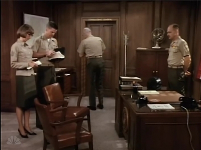 MAJOR_DAD_-_E2X02_WELCOME_TO_HOLLISTER_133.jpg