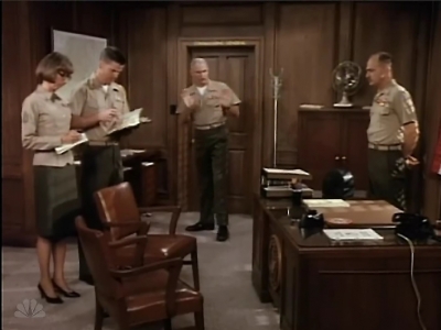 MAJOR_DAD_-_E2X02_WELCOME_TO_HOLLISTER_134.jpg