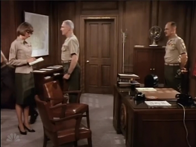 MAJOR_DAD_-_E2X02_WELCOME_TO_HOLLISTER_176.jpg