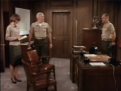 MAJOR_DAD_-_E2X02_WELCOME_TO_HOLLISTER_178.jpg