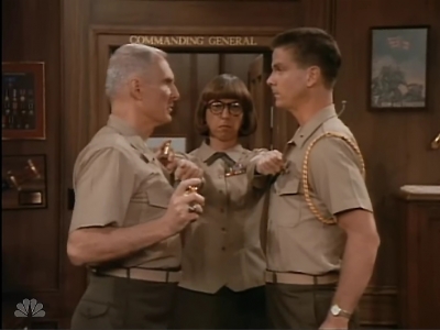 MAJOR_DAD_-_E2X03_GET_A_JOB_271.jpg
