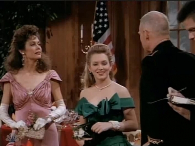 MAJOR_DAD_-_E2X08_BIRTHDAY_BALL_275.jpg